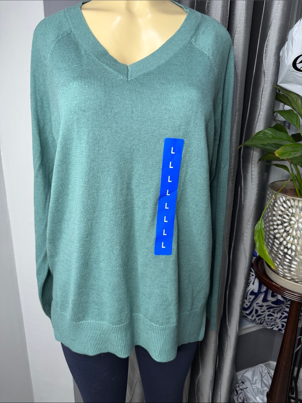 Lucky Brand Women’s Sz L V-Neck Women's Sweater in Teal Green stretch NWT